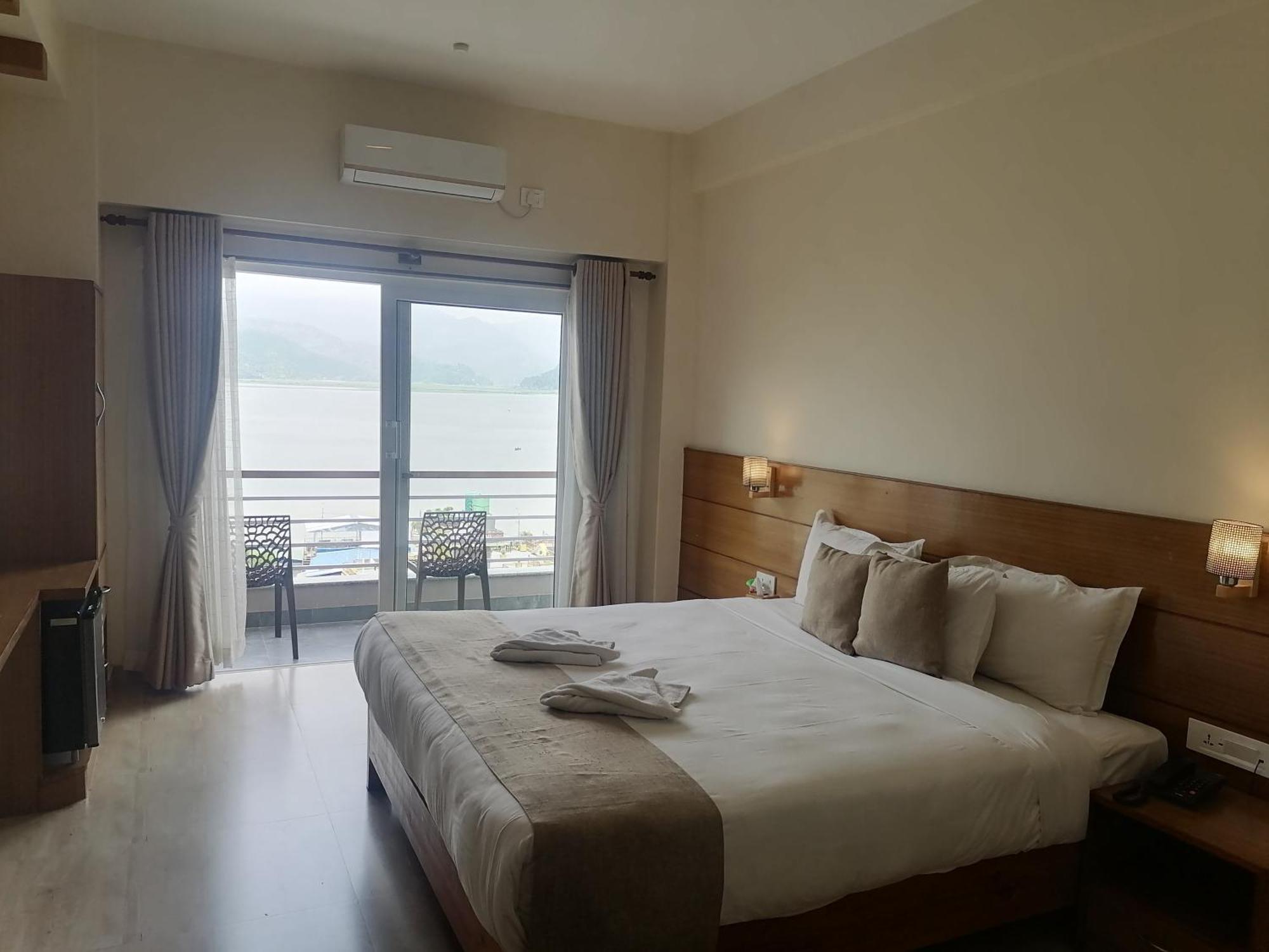 Urban Boutique Hotel โพคารา ภายนอก รูปภาพ