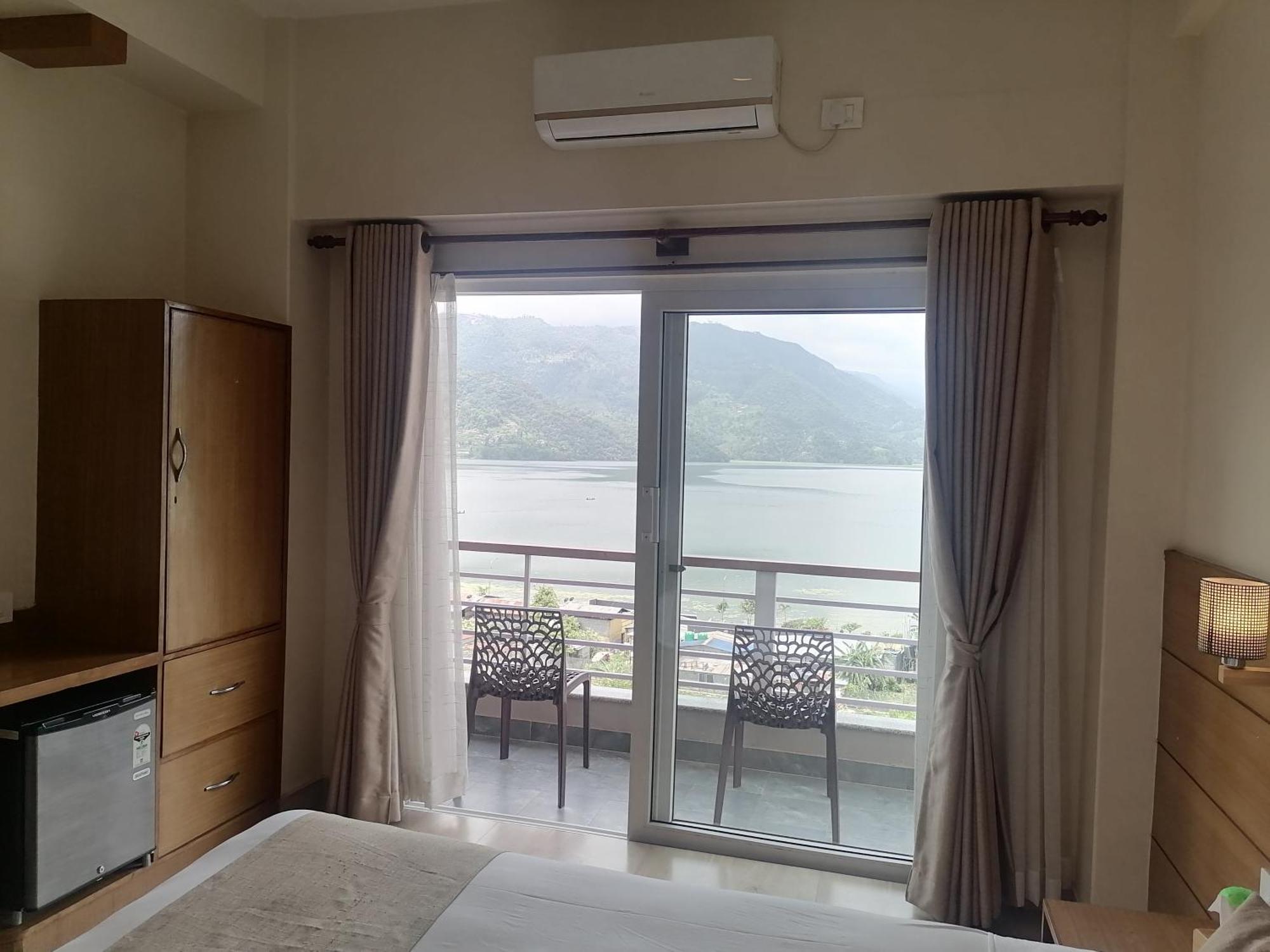 Urban Boutique Hotel โพคารา ภายนอก รูปภาพ