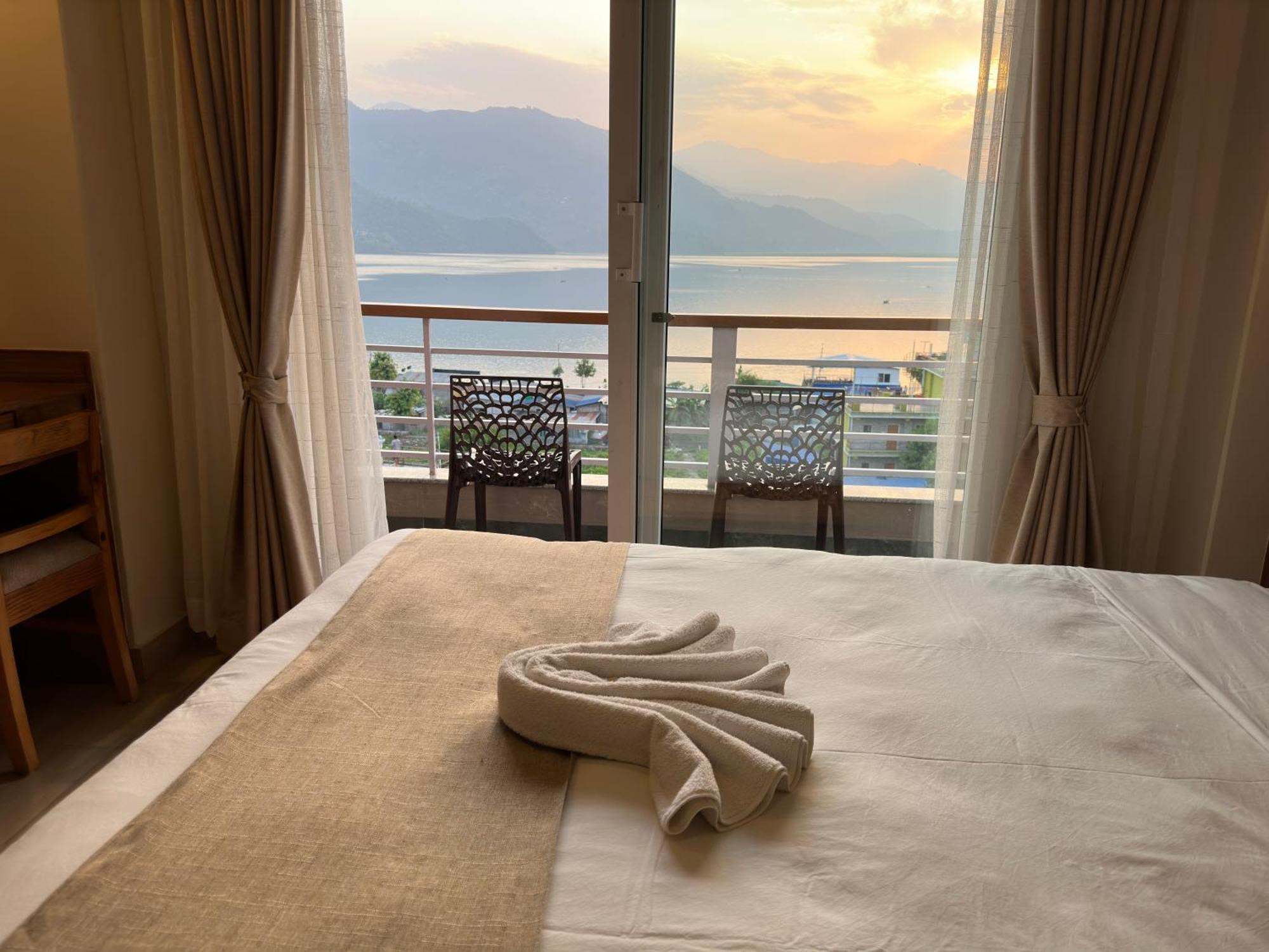 Urban Boutique Hotel โพคารา ภายนอก รูปภาพ