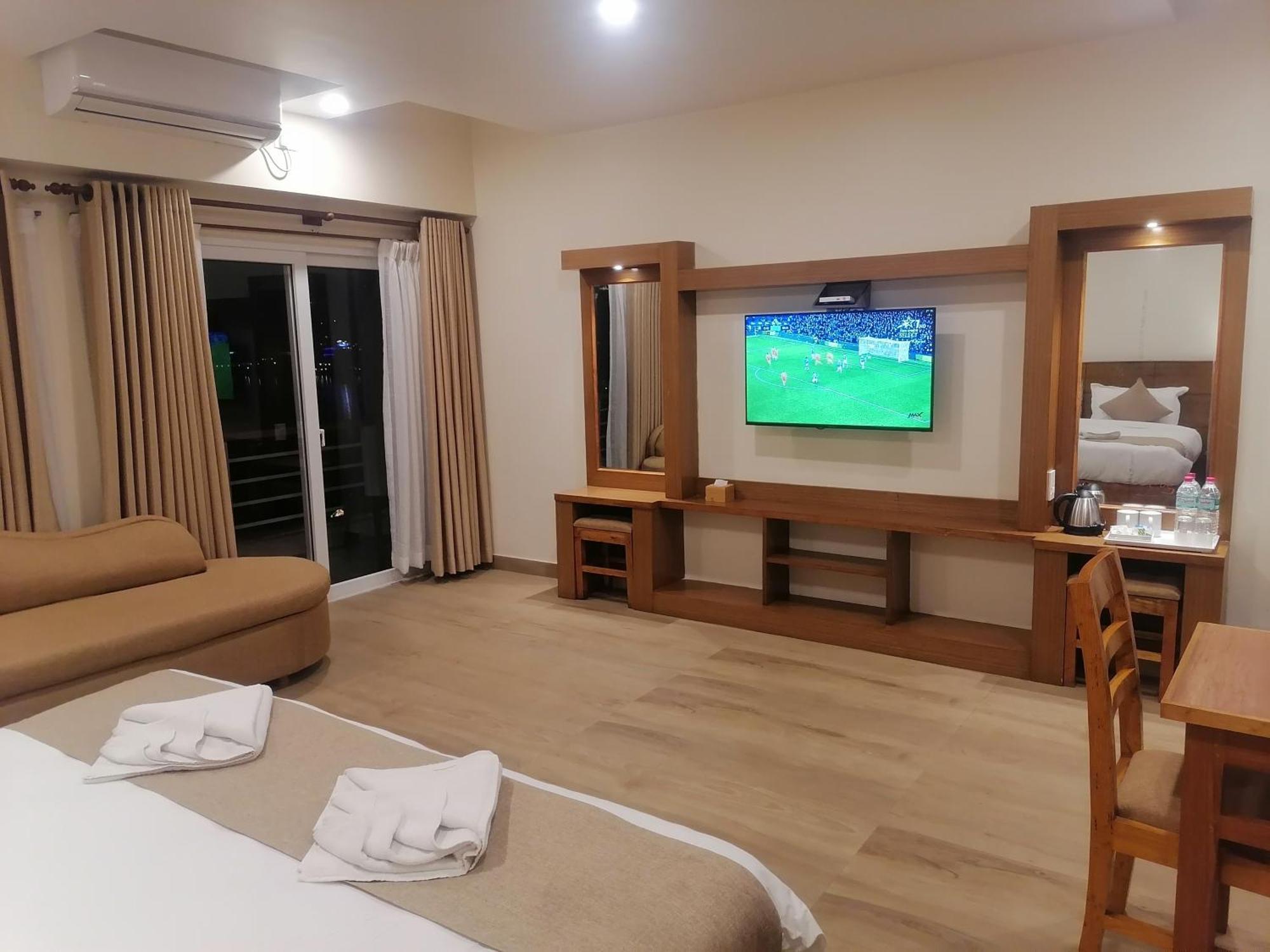 Urban Boutique Hotel โพคารา ภายนอก รูปภาพ