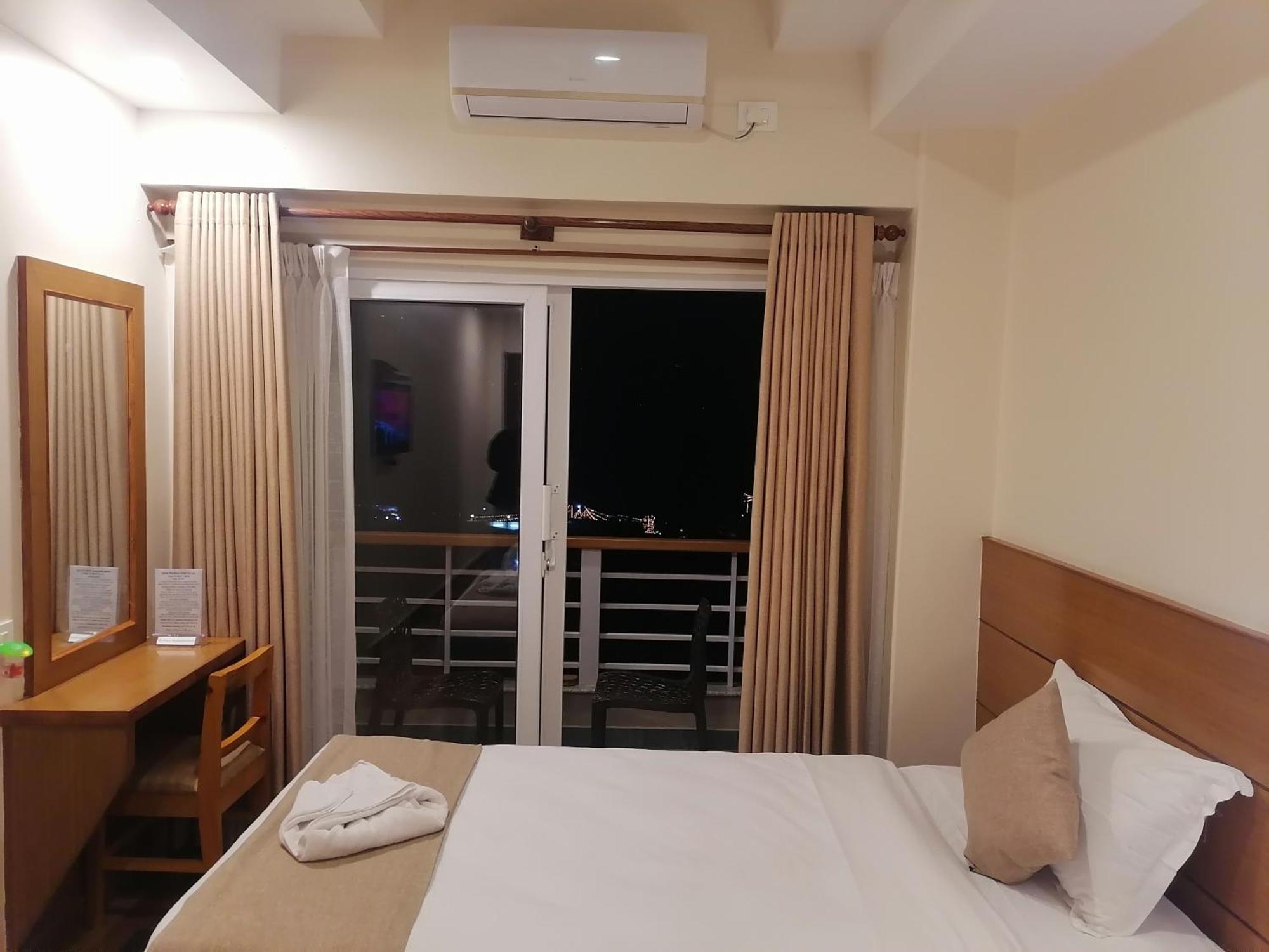 Urban Boutique Hotel โพคารา ภายนอก รูปภาพ