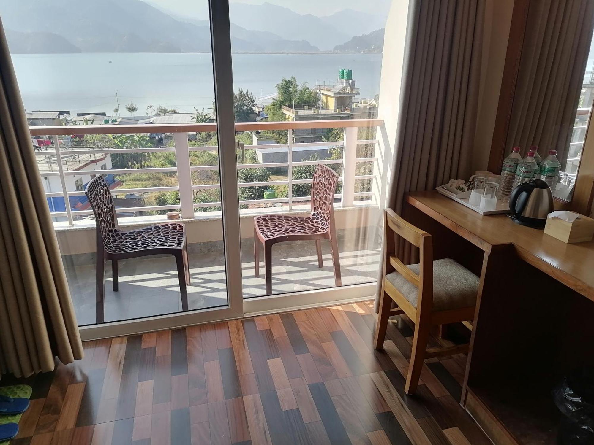 Urban Boutique Hotel โพคารา ภายนอก รูปภาพ