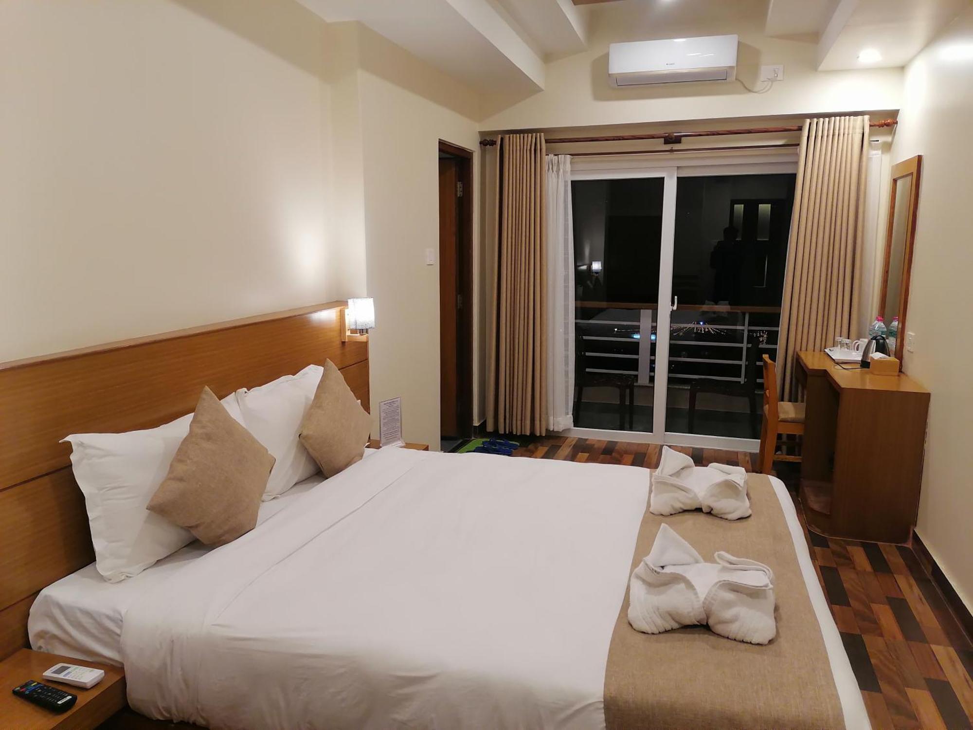 Urban Boutique Hotel โพคารา ภายนอก รูปภาพ