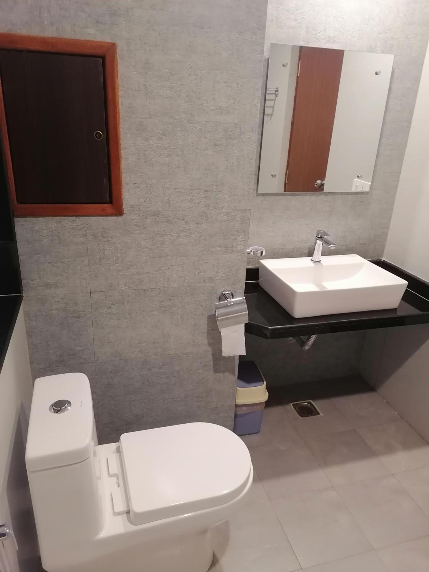Urban Boutique Hotel โพคารา ภายนอก รูปภาพ