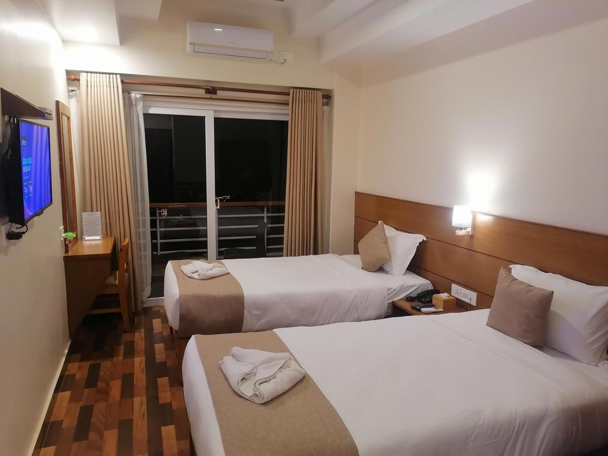 Urban Boutique Hotel โพคารา ภายนอก รูปภาพ