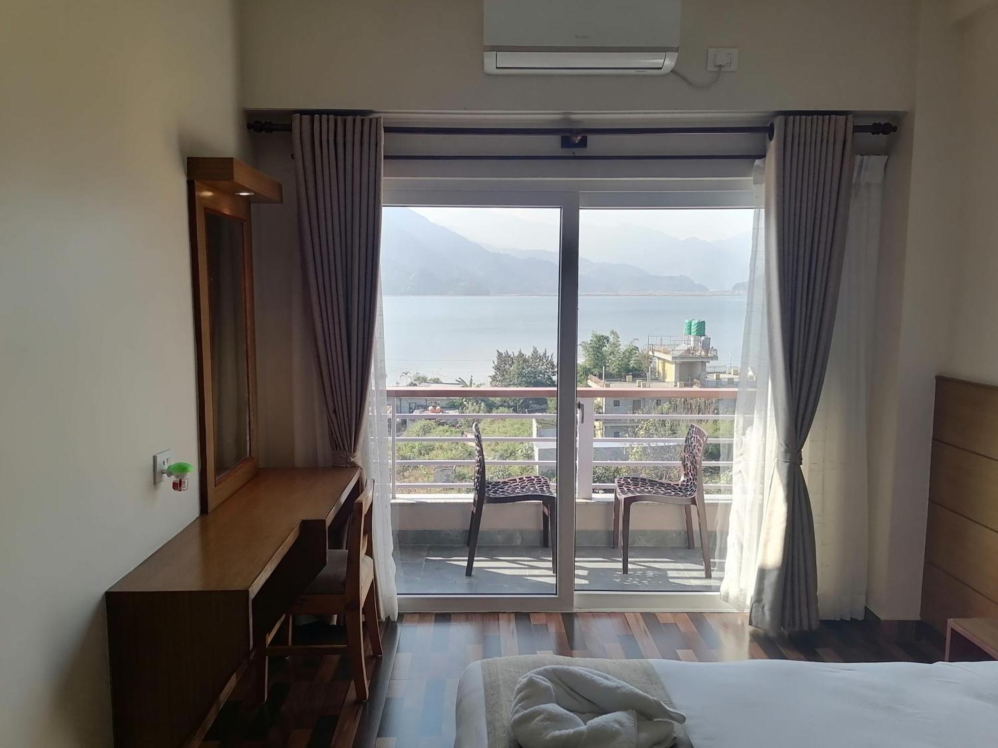 Urban Boutique Hotel โพคารา ภายนอก รูปภาพ