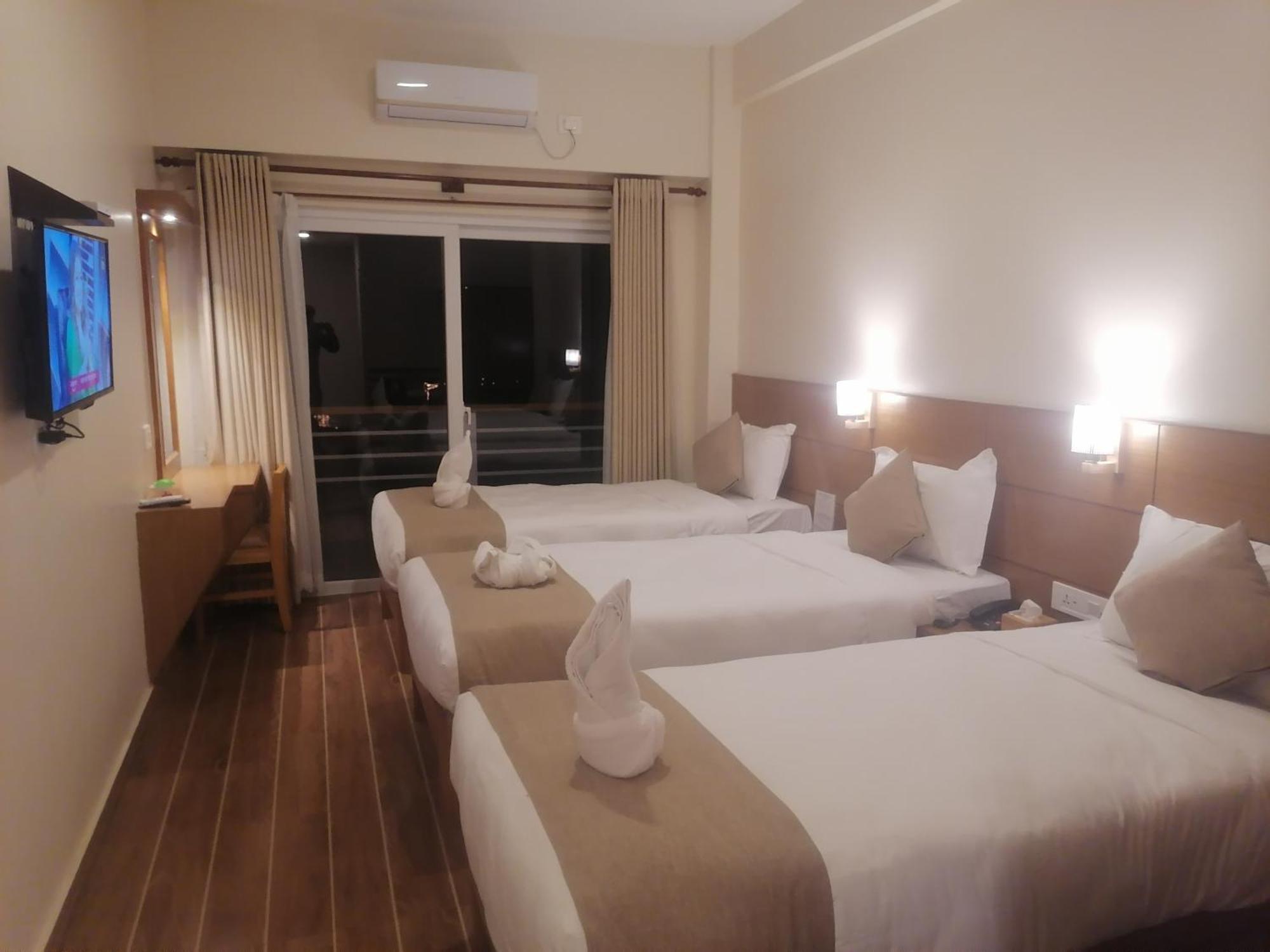 Urban Boutique Hotel โพคารา ภายนอก รูปภาพ