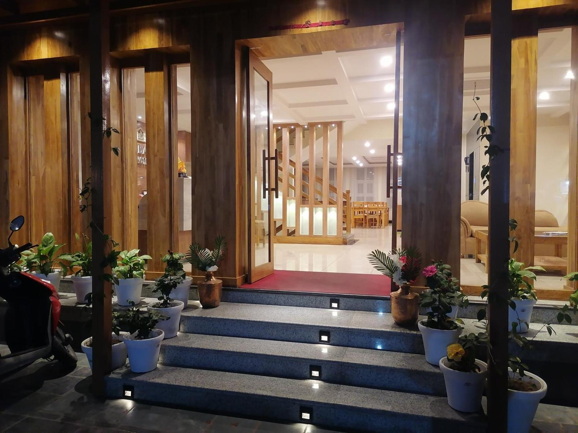 Urban Boutique Hotel โพคารา ภายนอก รูปภาพ